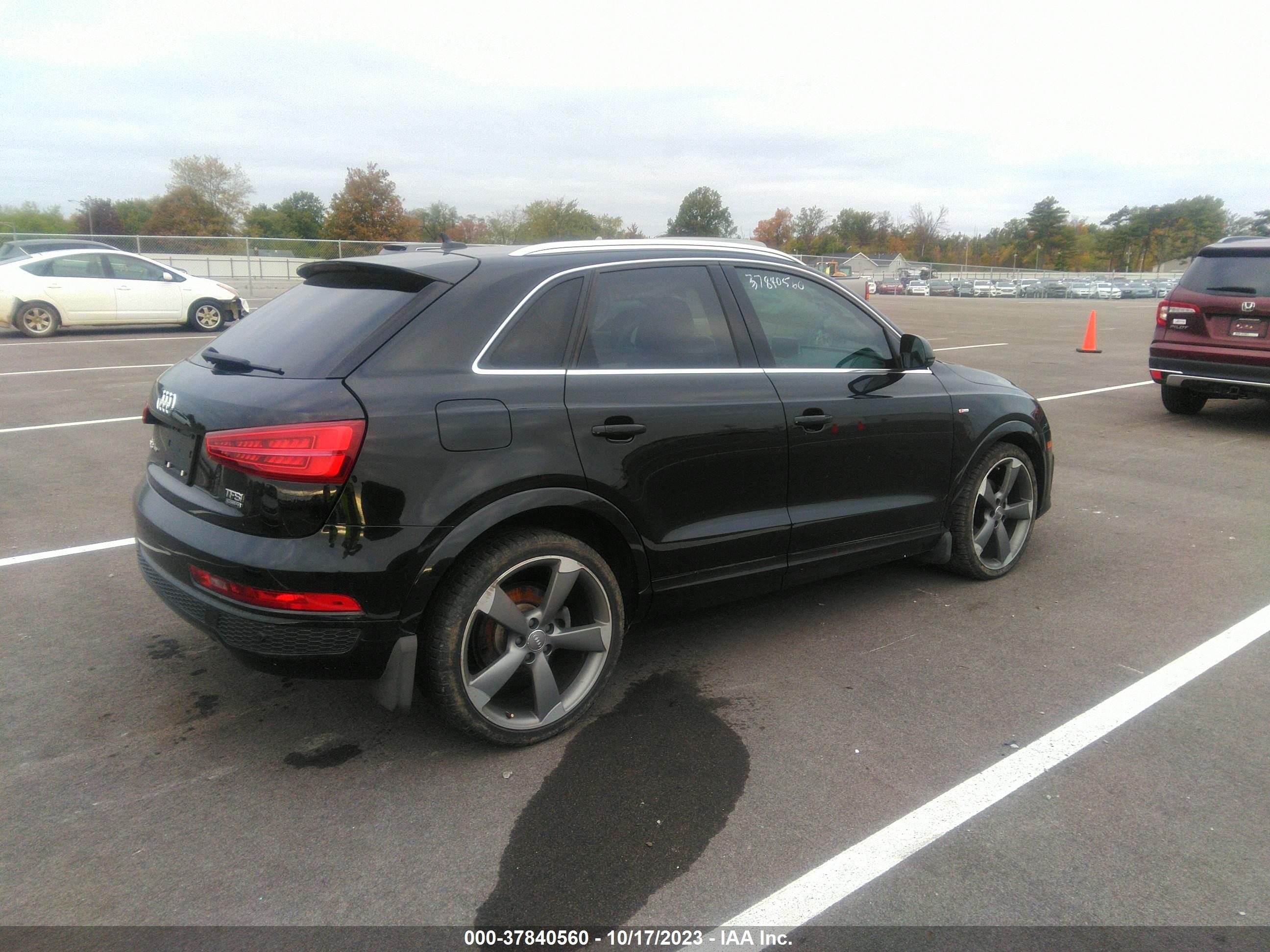 Photo 3 VIN: WA1GFCFS2GR000802 - AUDI Q3 