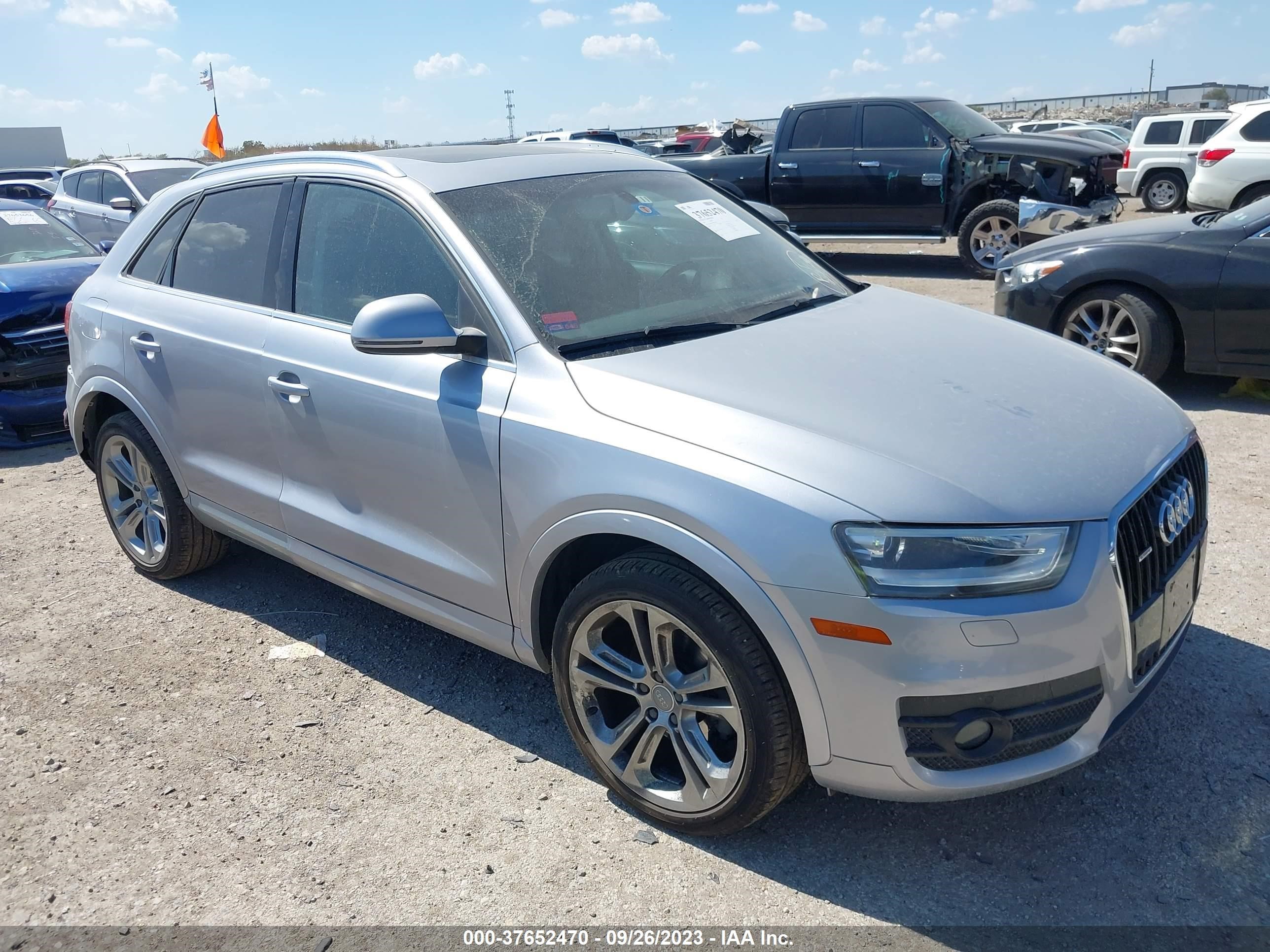 Photo 0 VIN: WA1GFCFSXFR010590 - AUDI Q3 