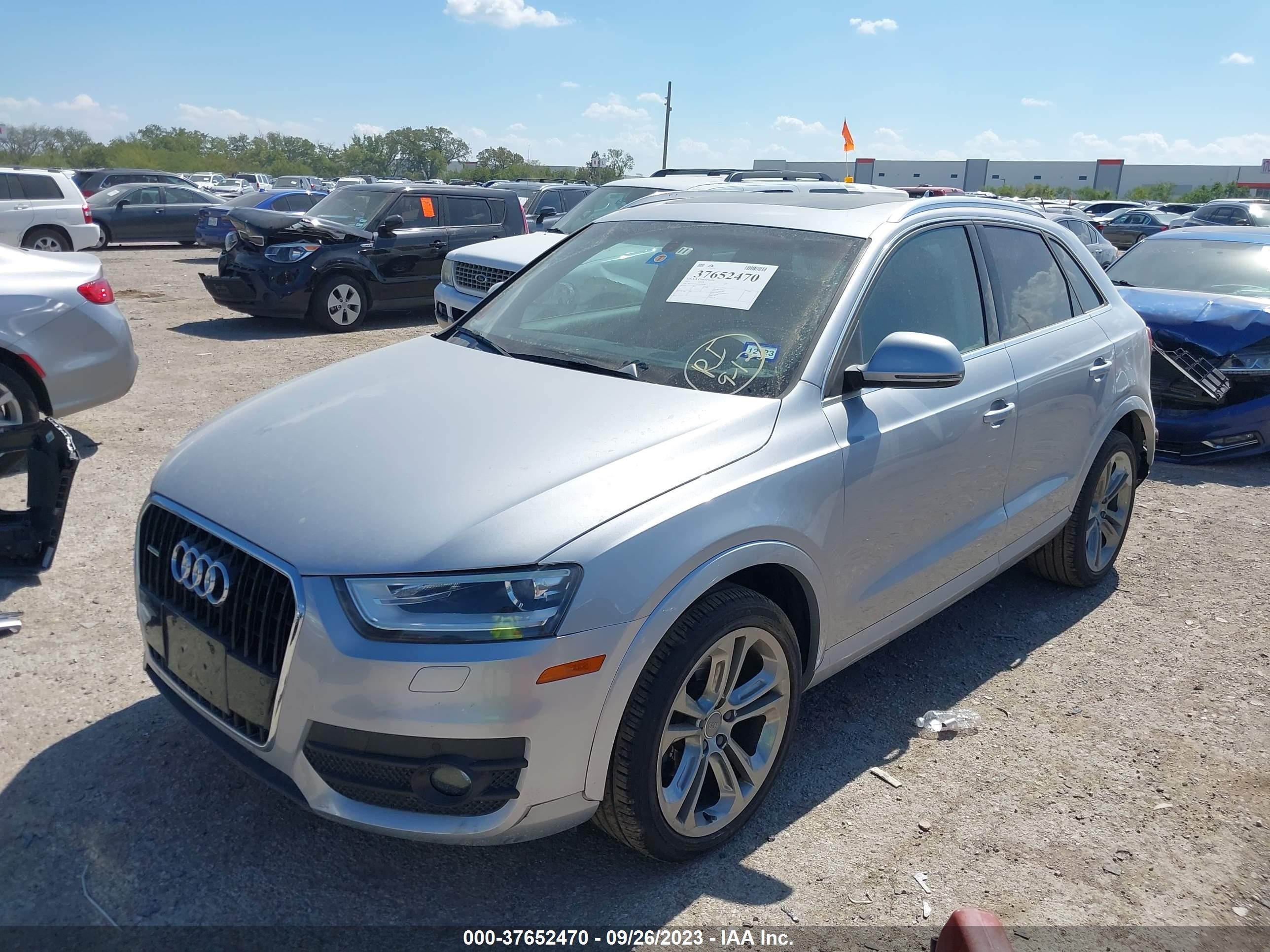 Photo 1 VIN: WA1GFCFSXFR010590 - AUDI Q3 