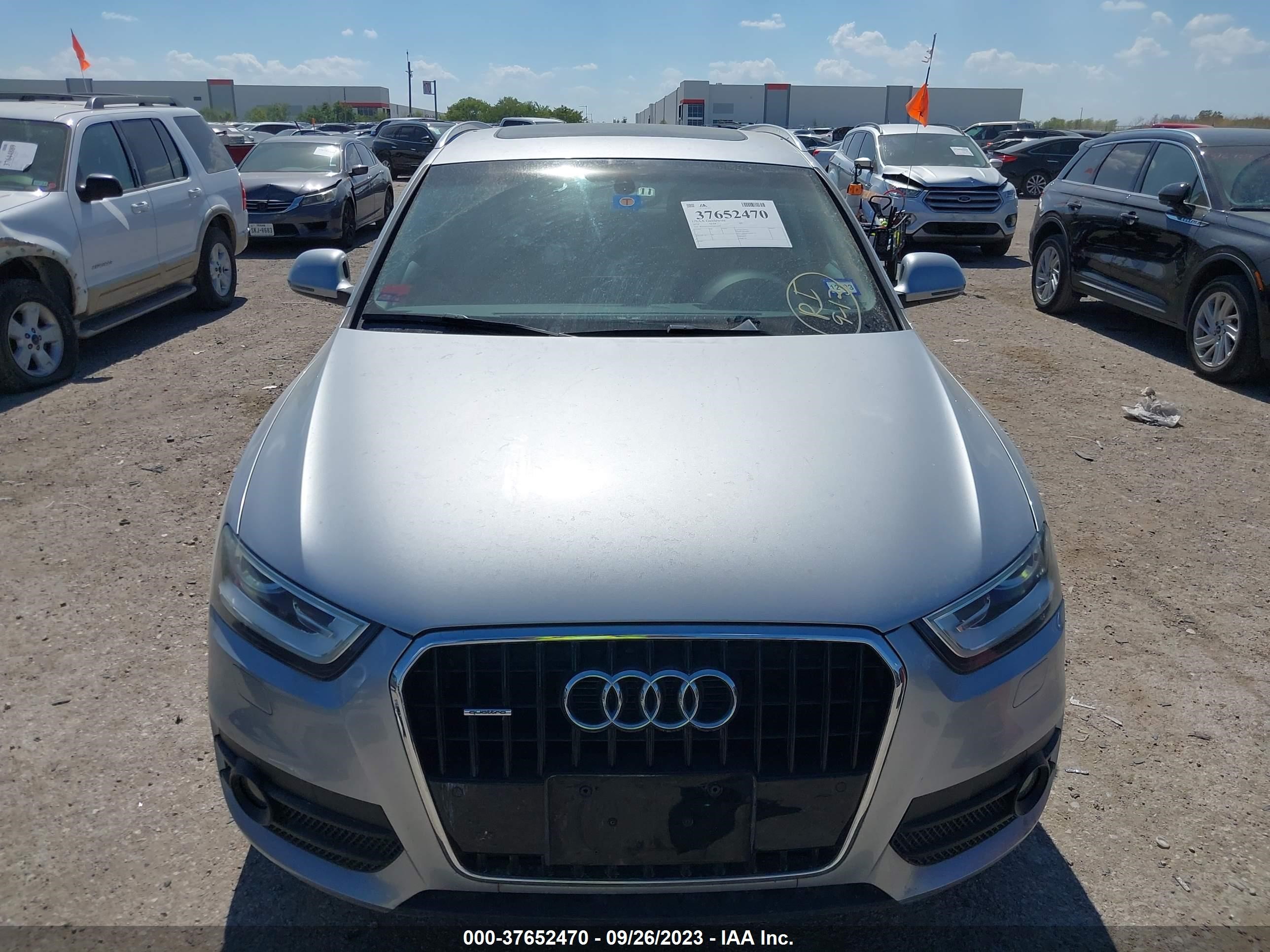 Photo 11 VIN: WA1GFCFSXFR010590 - AUDI Q3 