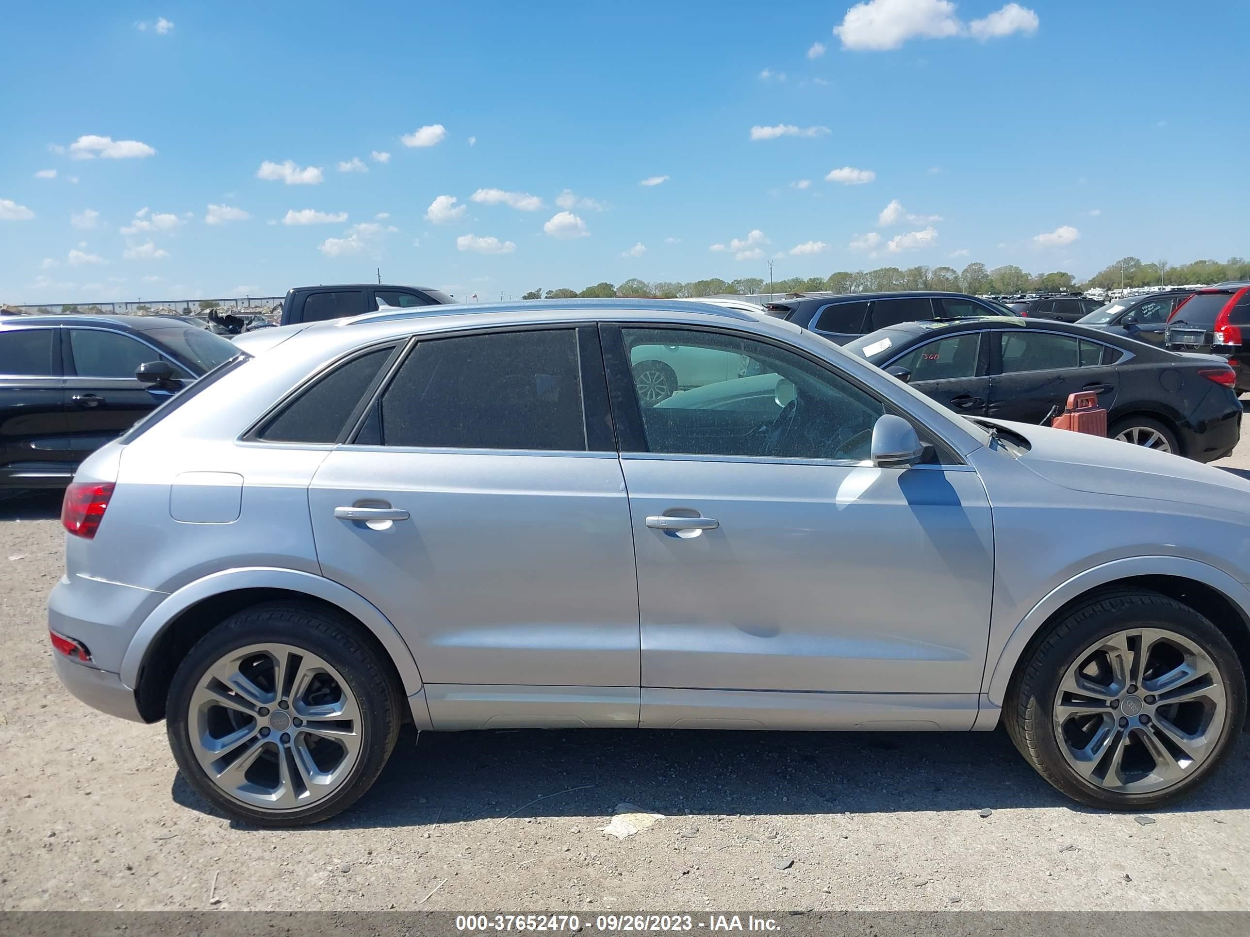 Photo 12 VIN: WA1GFCFSXFR010590 - AUDI Q3 