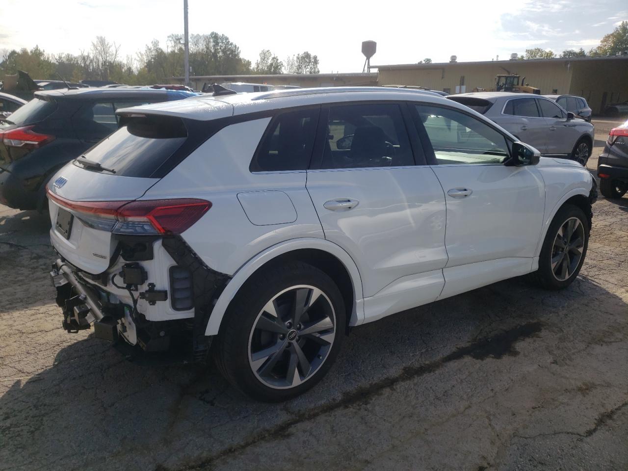 Photo 2 VIN: WA1H2BFZ8NP042634 - AUDI Q4 E-TRON 