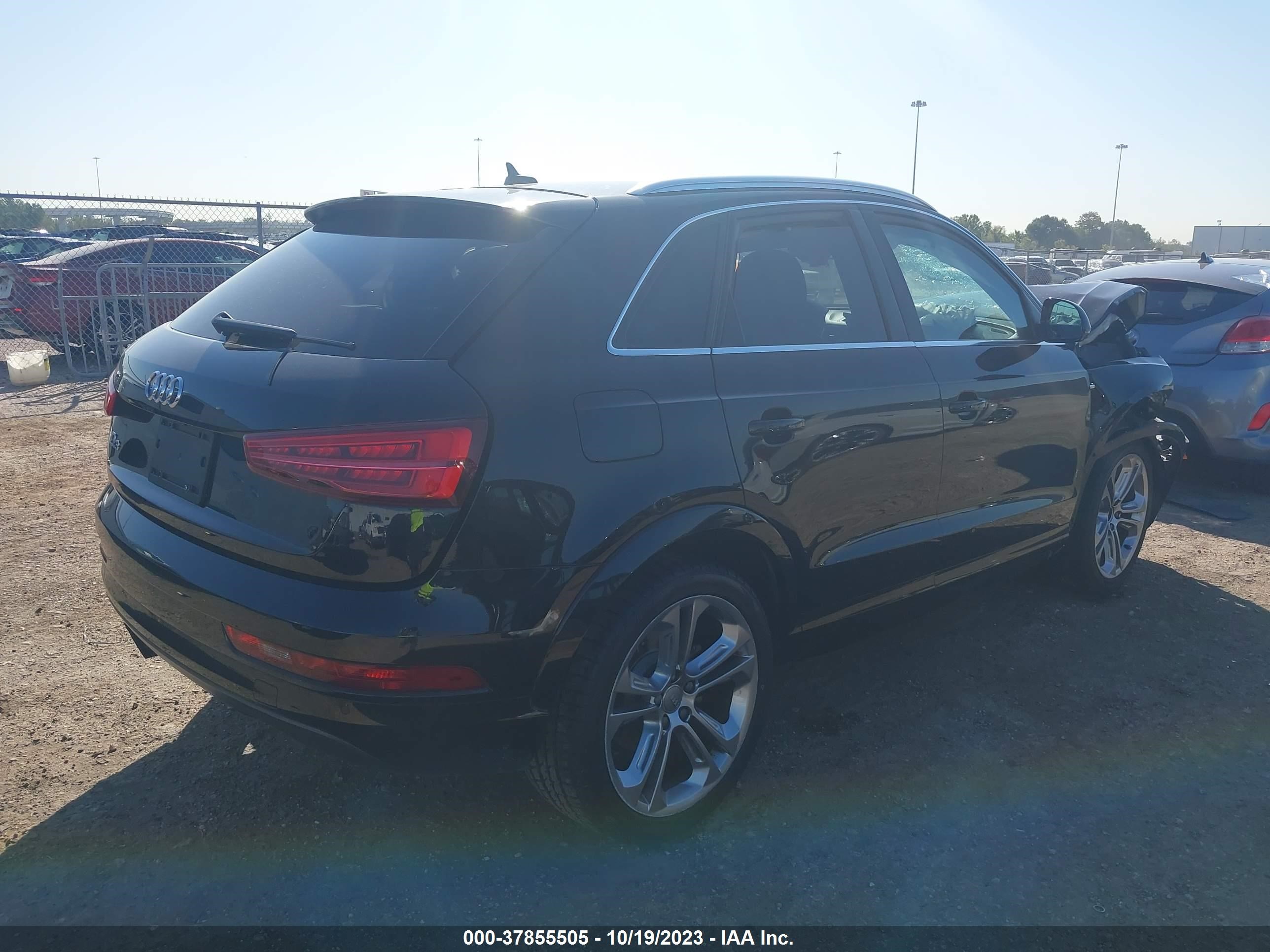 Photo 3 VIN: WA1HCCFS7JR004817 - AUDI Q3 