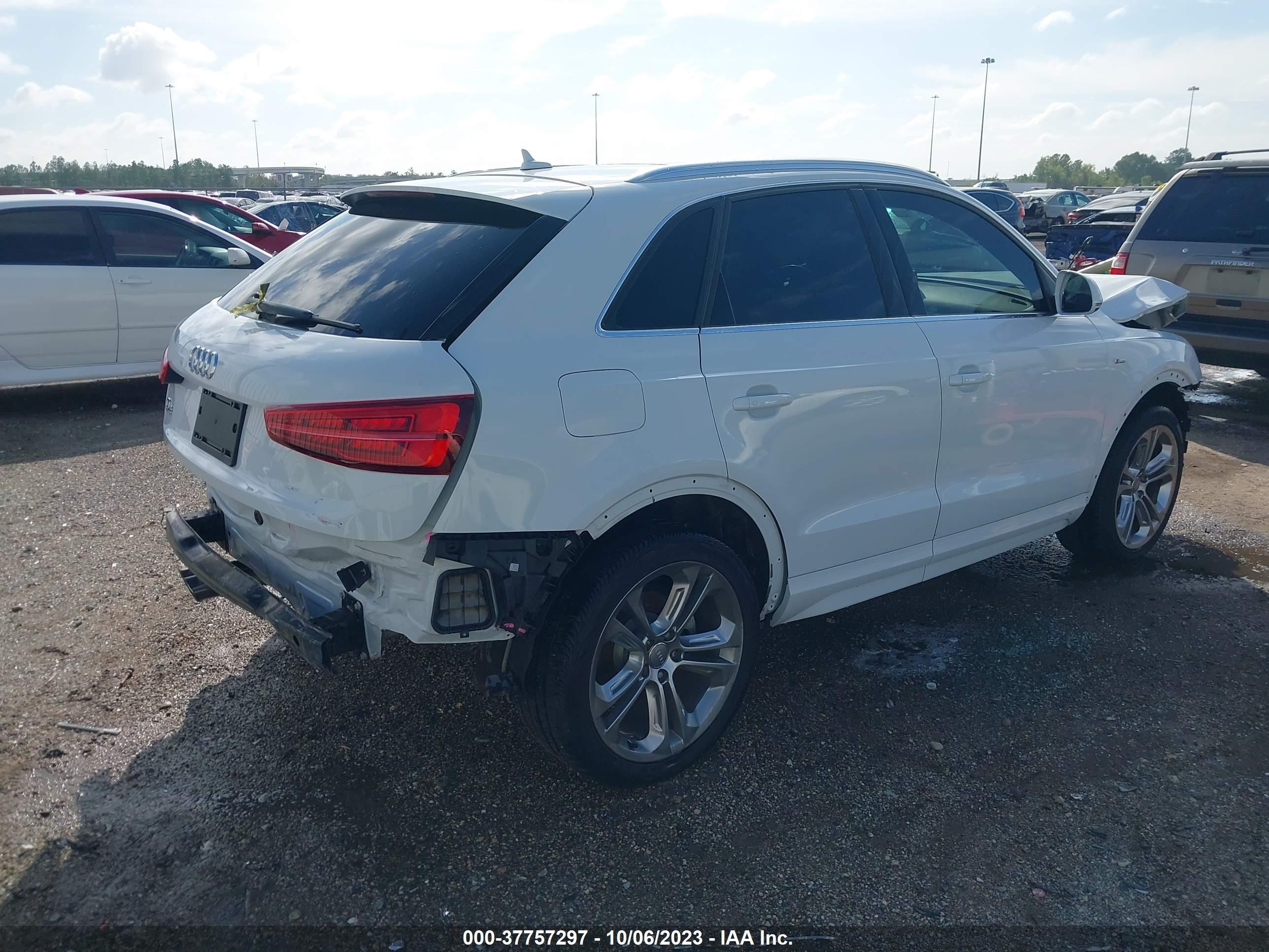 Photo 3 VIN: WA1HCCFS9JR022235 - AUDI Q3 