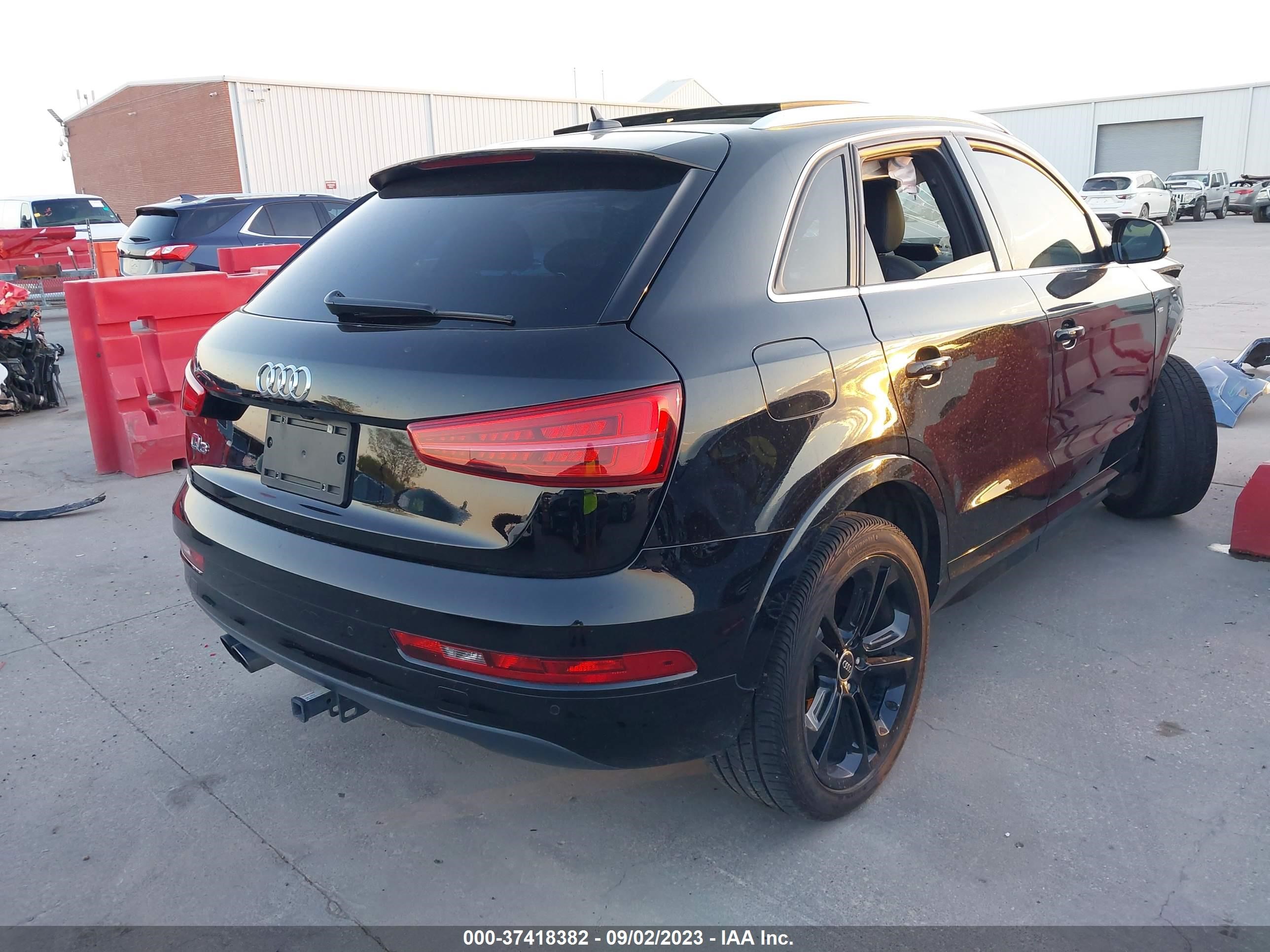 Photo 3 VIN: WA1HCCFSXJR020851 - AUDI Q3 