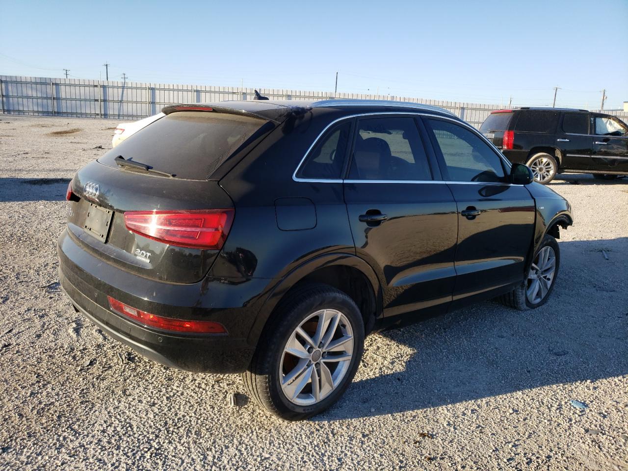 Photo 2 VIN: WA1JCCFS0JR008208 - AUDI Q3 