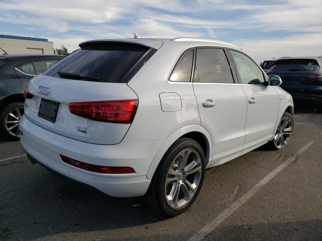 Photo 2 VIN: WA1JCCFS1JR007746 - AUDI Q3 