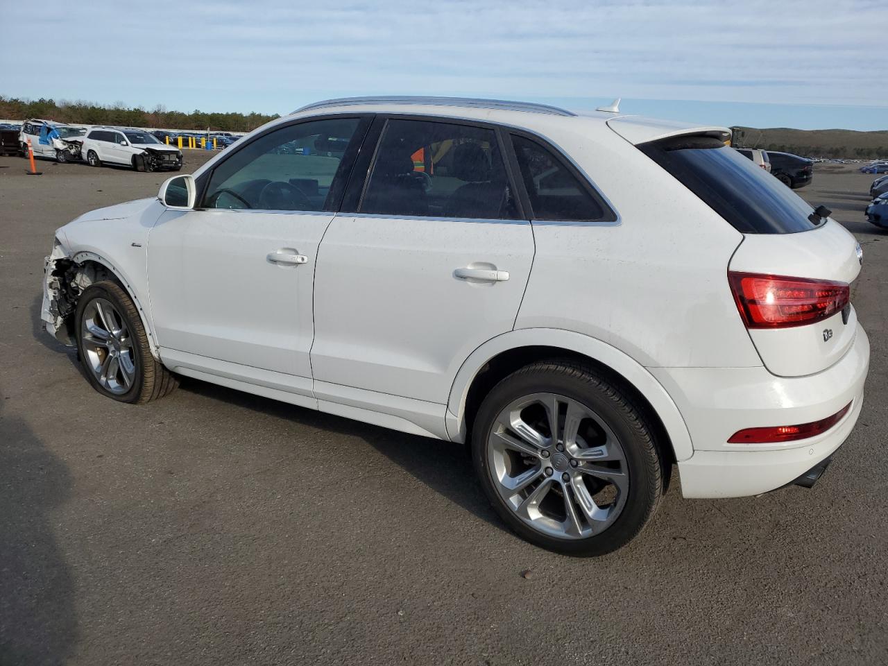 Photo 1 VIN: WA1JCCFS6JR013977 - AUDI Q3 