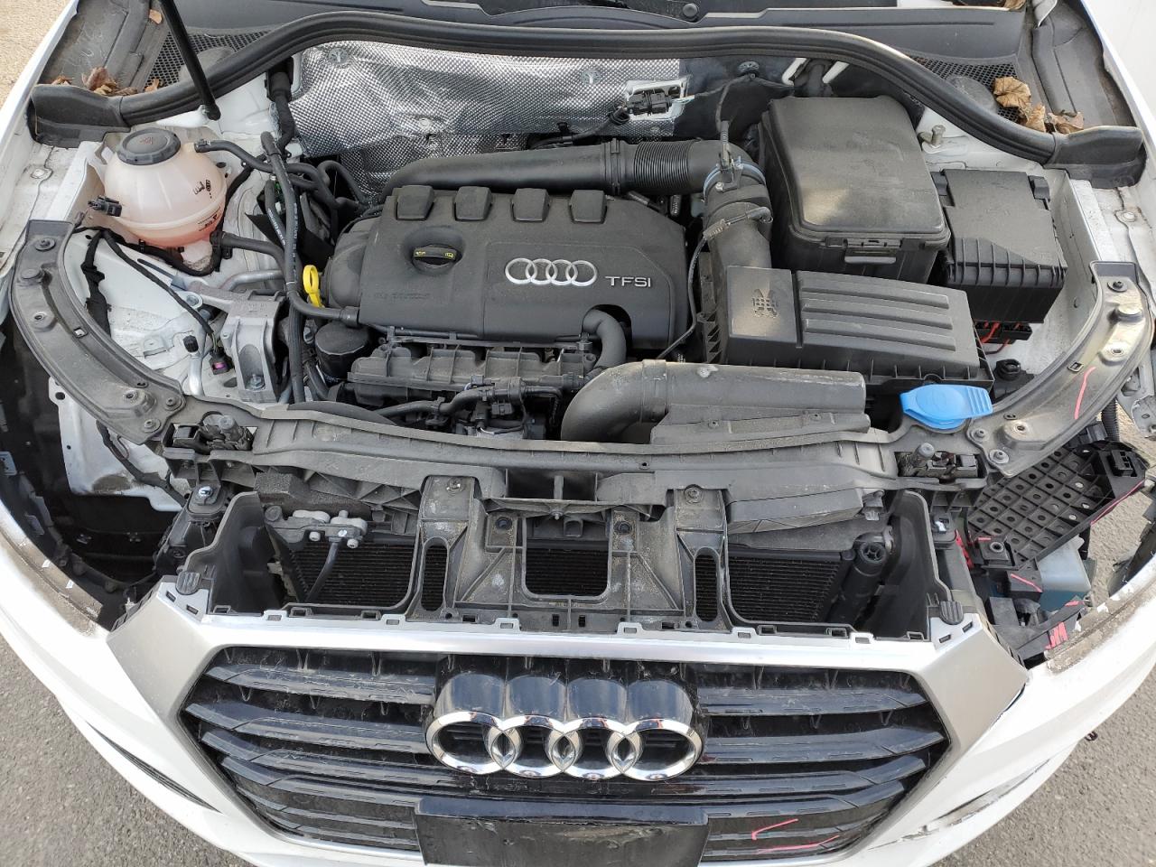 Photo 10 VIN: WA1JCCFS6JR013977 - AUDI Q3 