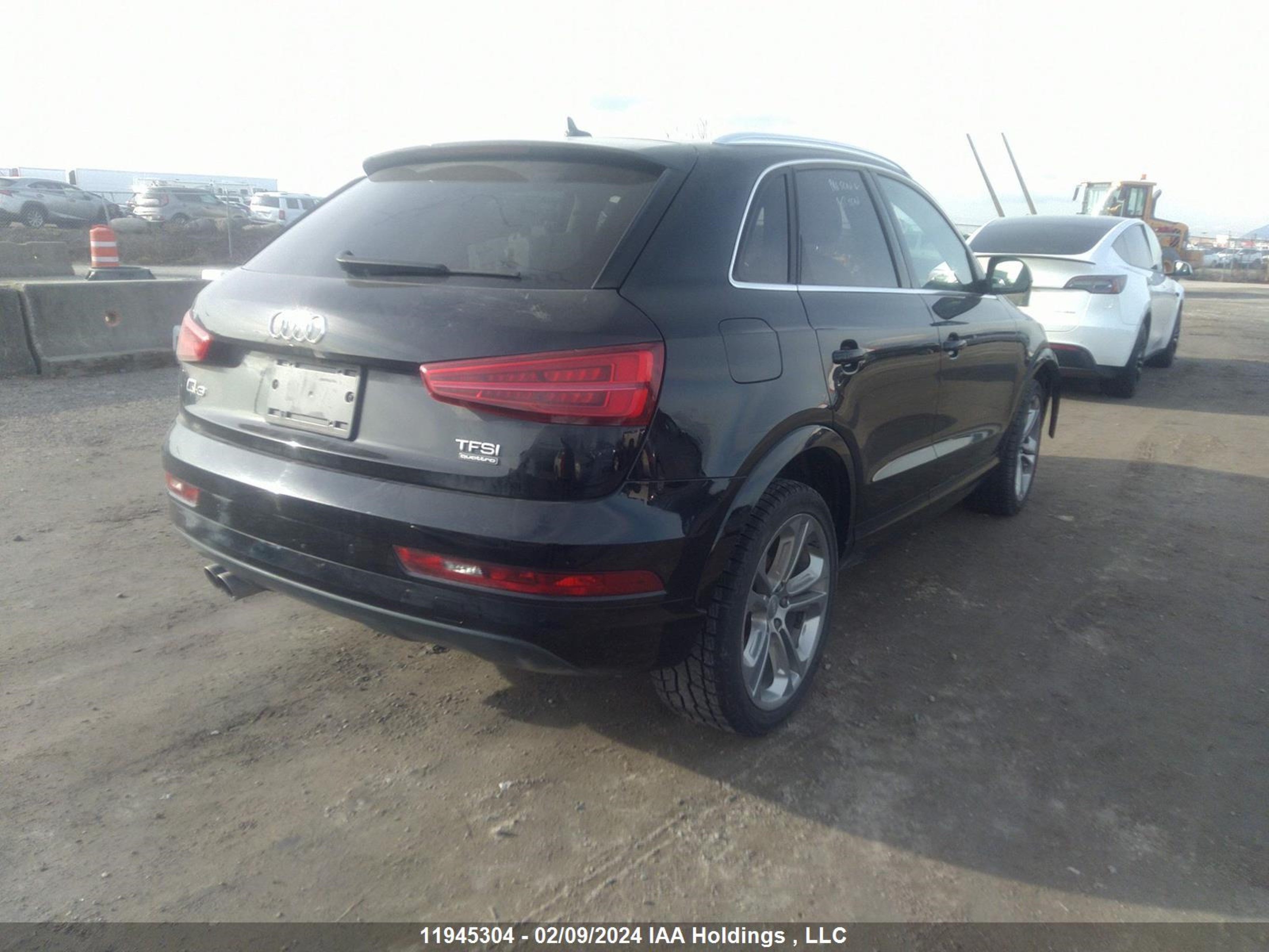 Photo 3 VIN: WA1JCCFS7JR023417 - AUDI Q3 