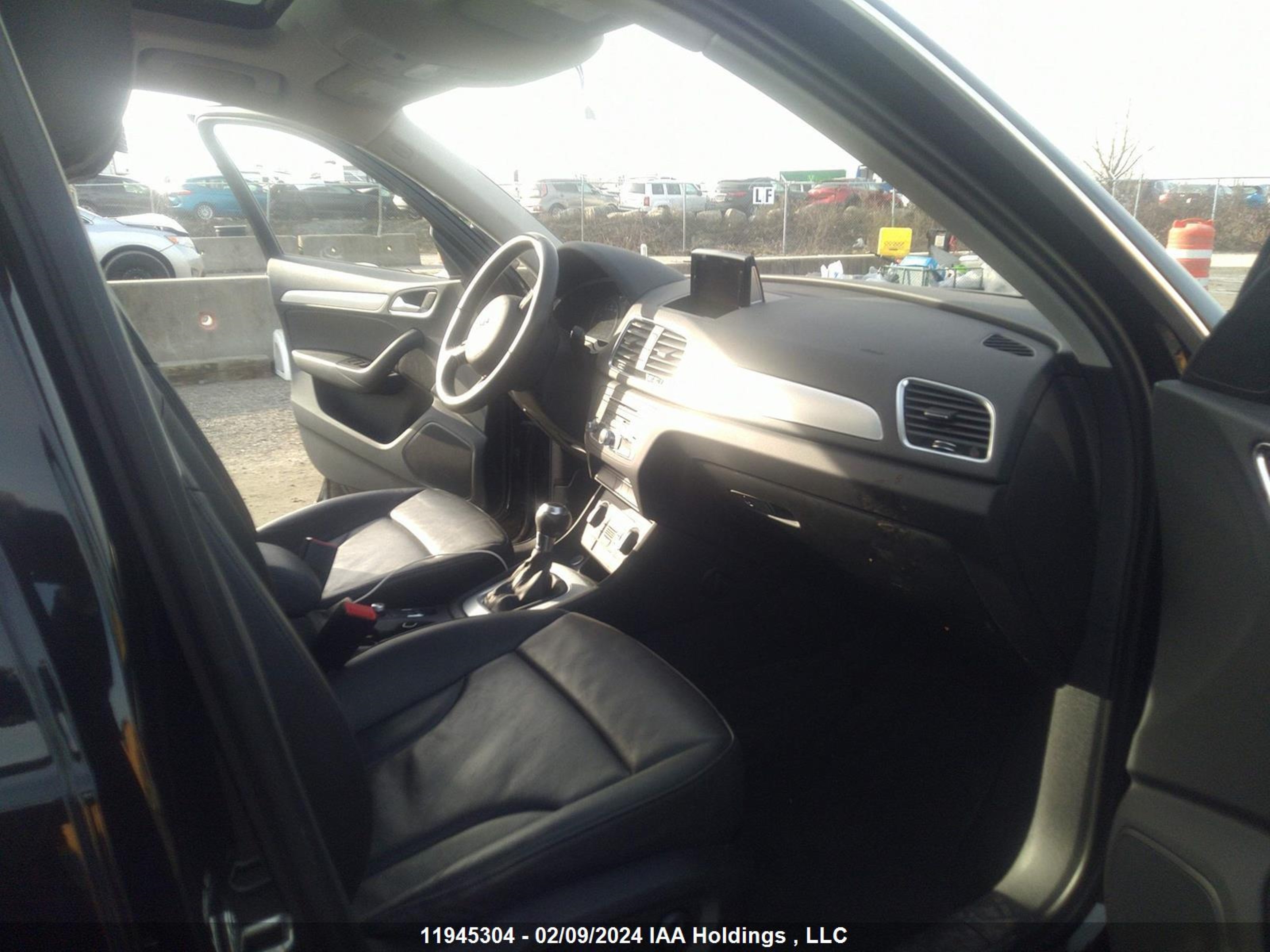 Photo 4 VIN: WA1JCCFS7JR023417 - AUDI Q3 