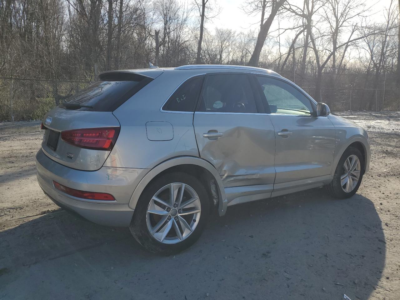 Photo 2 VIN: WA1JCCFS9JR010572 - AUDI Q3 