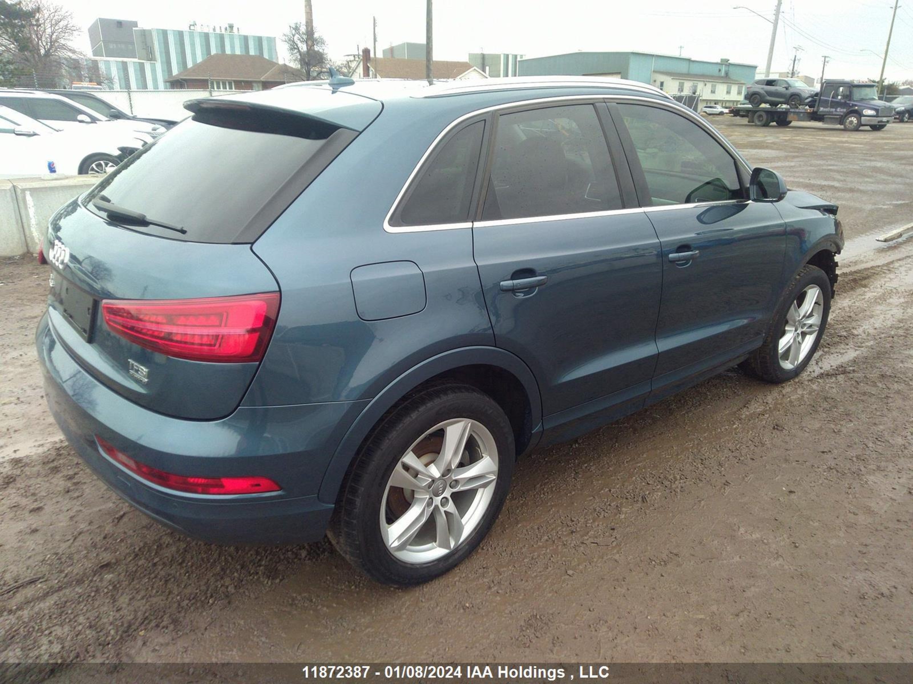 Photo 3 VIN: WA1JFCFS9GR009003 - AUDI Q3 