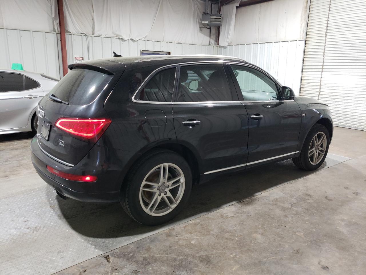 Photo 2 VIN: WA1L2AFP9GA067647 - AUDI Q5 