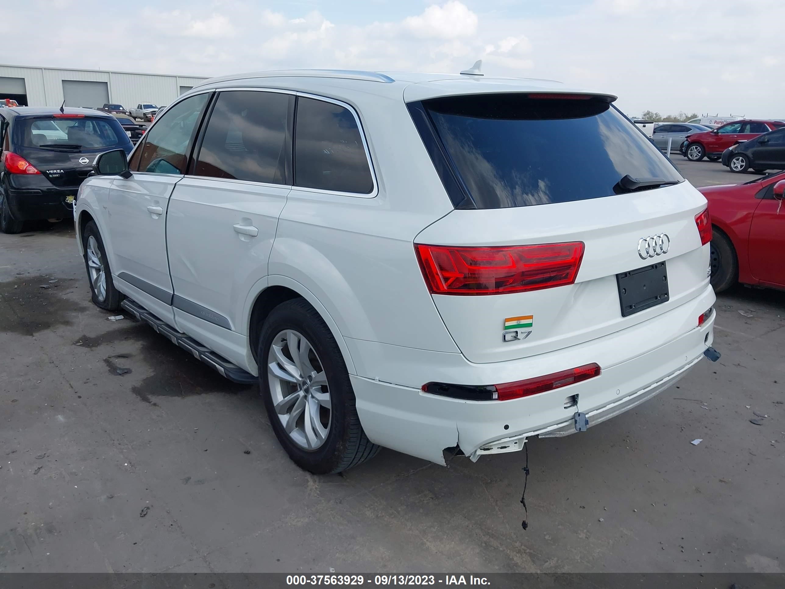 Photo 2 VIN: WA1LAAF70JD021357 - AUDI Q7 