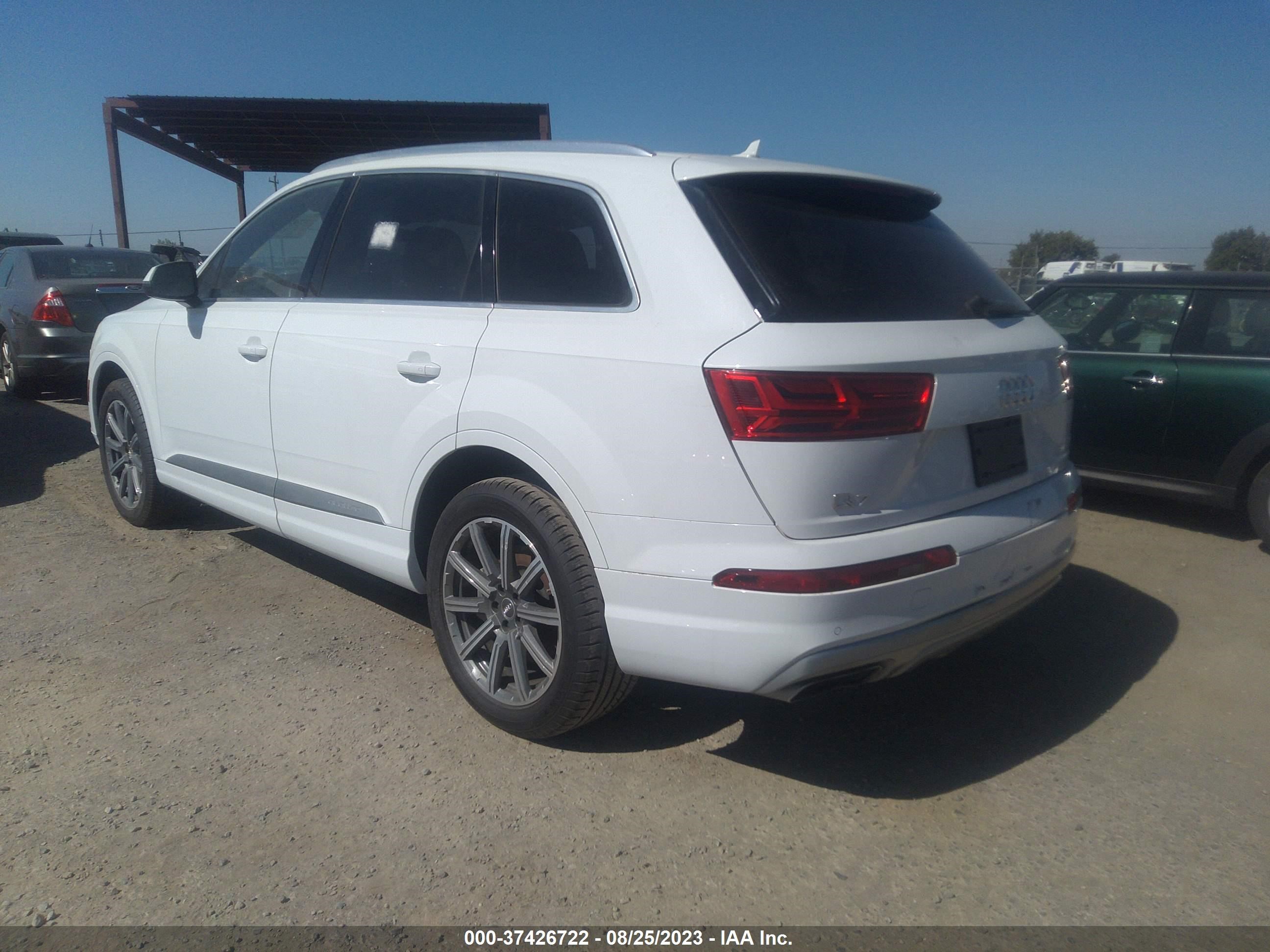 Photo 2 VIN: WA1LAAF71JD052715 - AUDI Q7 