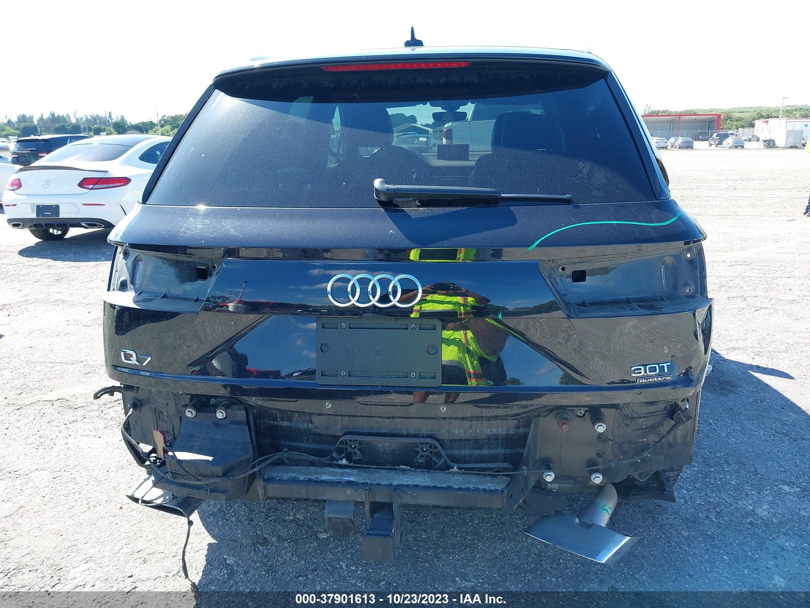 Photo 5 VIN: WA1LAAF72HD007194 - AUDI Q7 