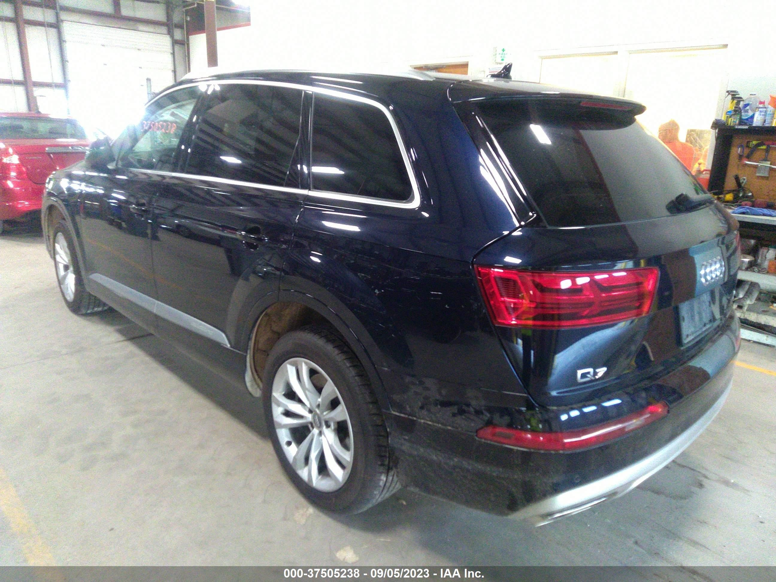 Photo 2 VIN: WA1LAAF76JD007558 - AUDI Q7 