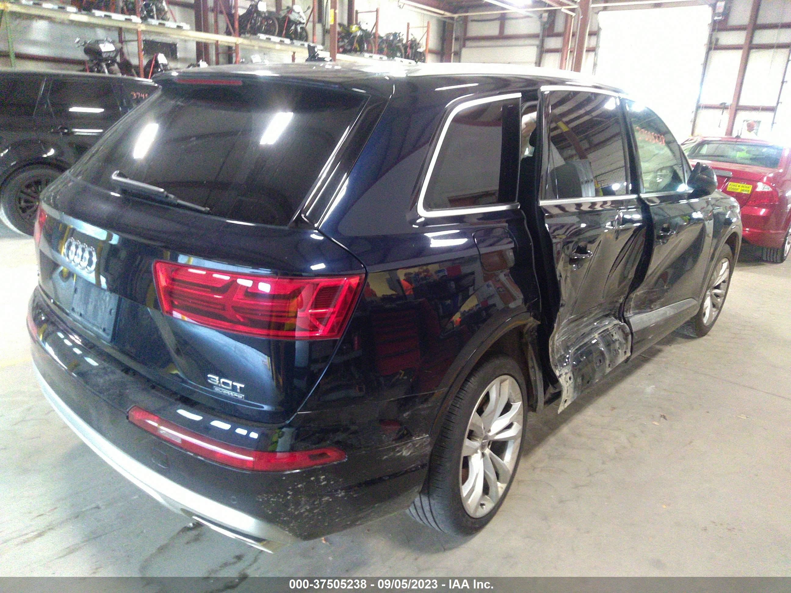 Photo 3 VIN: WA1LAAF76JD007558 - AUDI Q7 