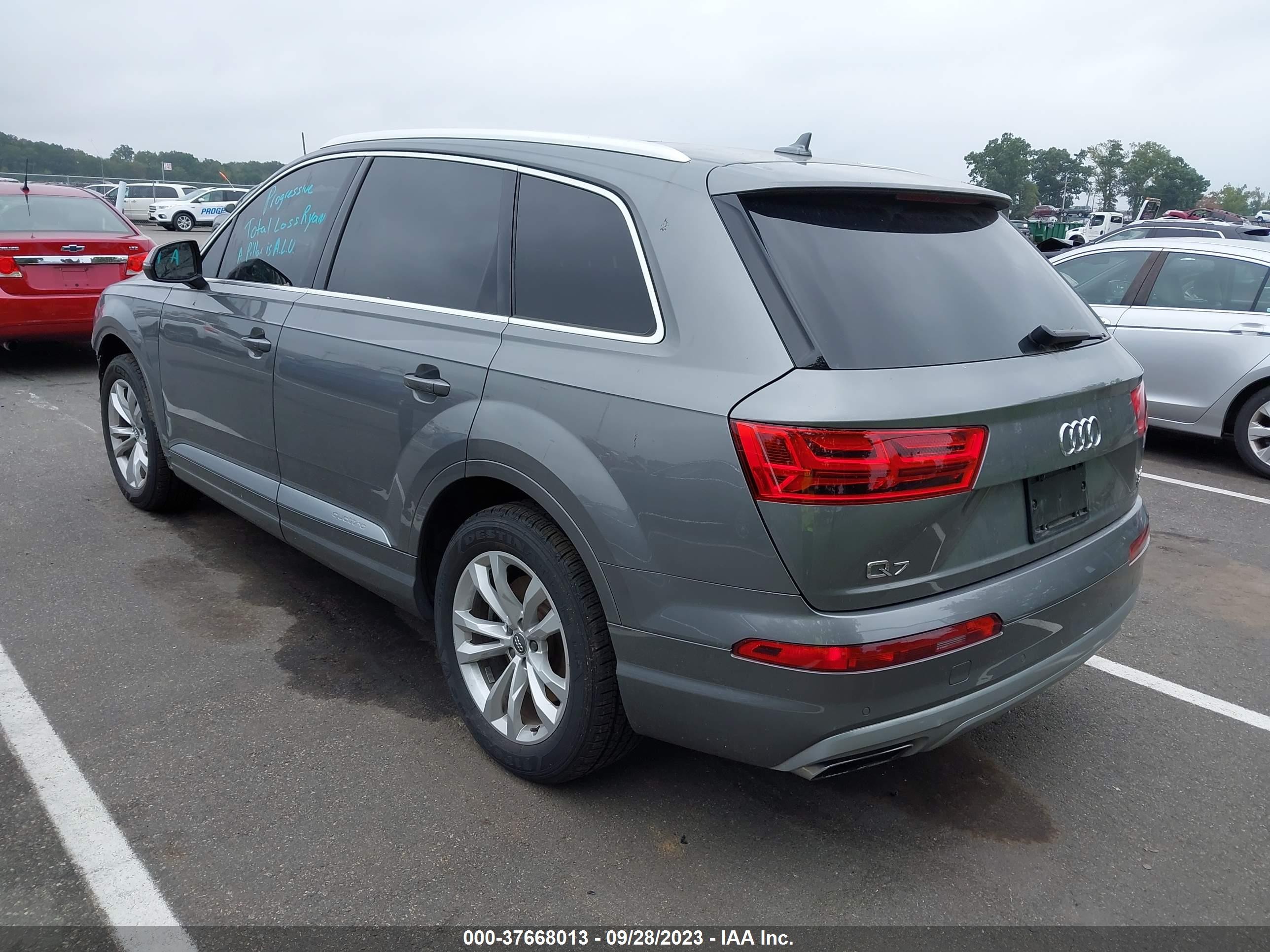 Photo 2 VIN: WA1LAAF76JD023856 - AUDI Q7 