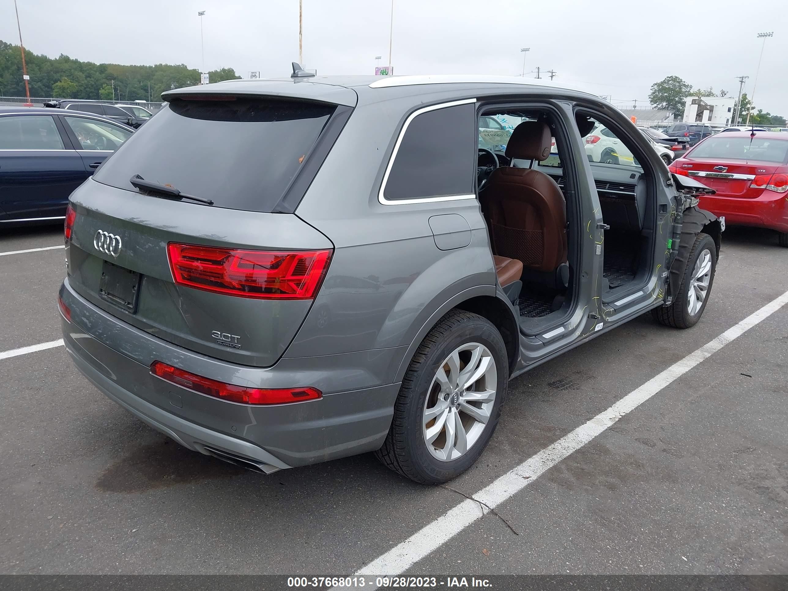 Photo 3 VIN: WA1LAAF76JD023856 - AUDI Q7 