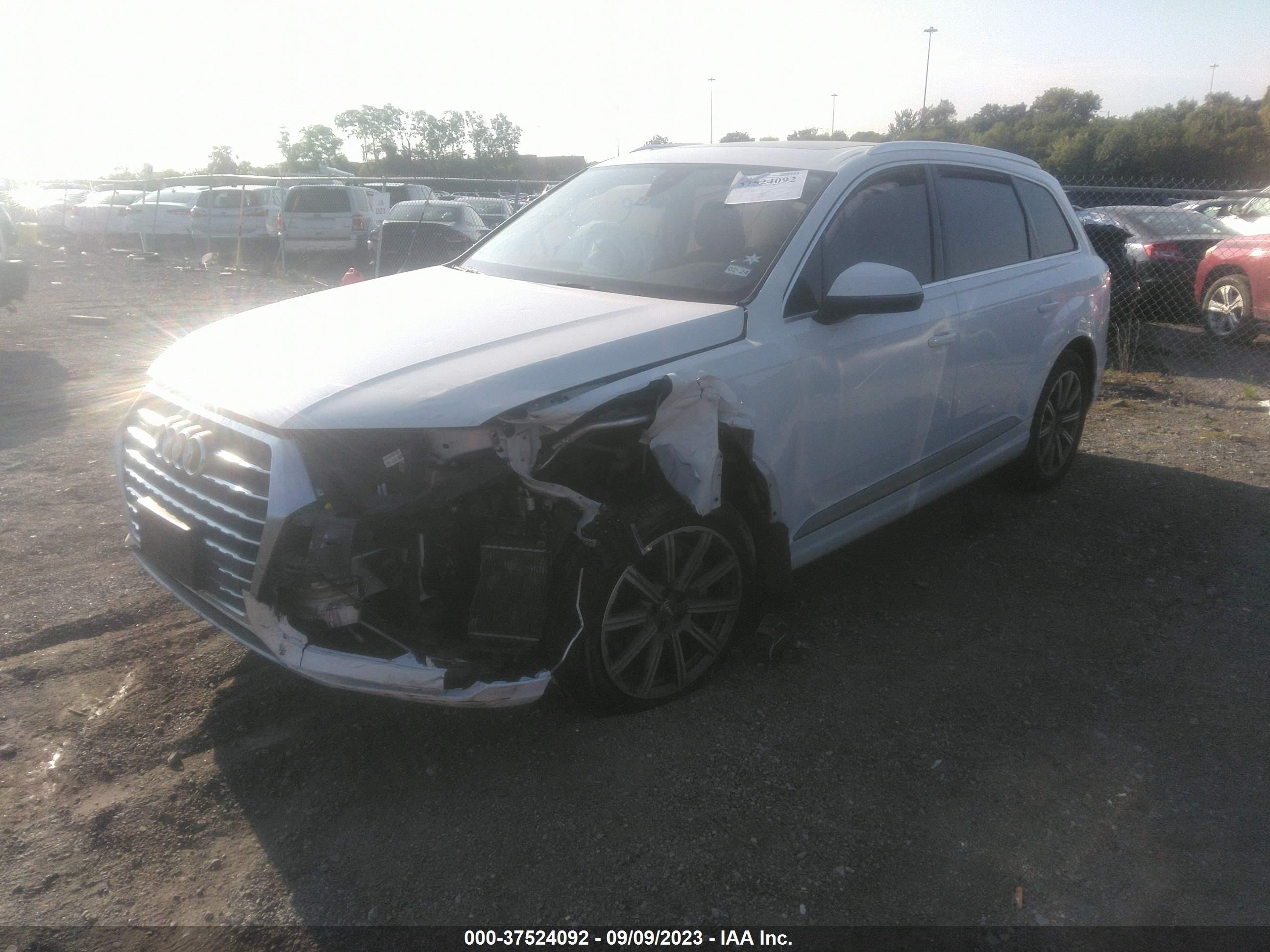 Photo 1 VIN: WA1LAAF78JD039623 - AUDI Q7 