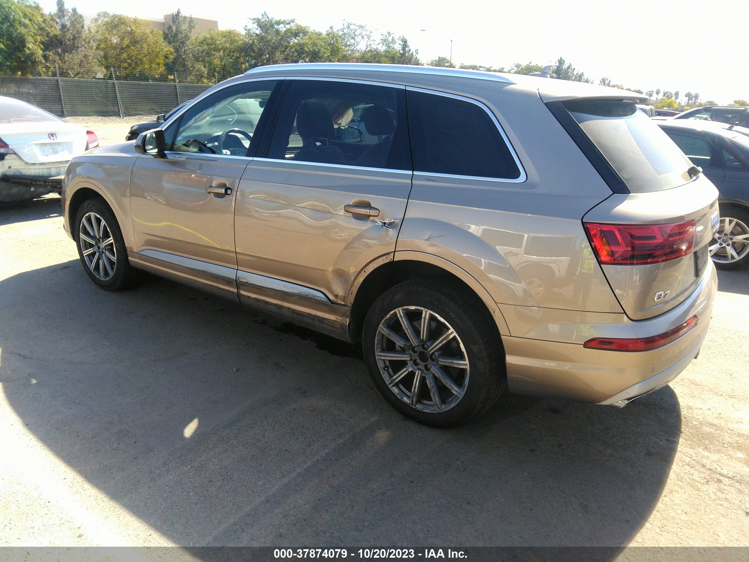 Photo 2 VIN: WA1LAAF78JD044420 - AUDI Q7 