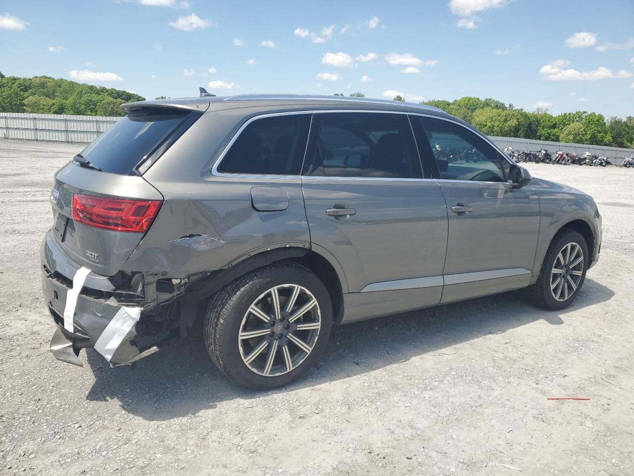 Photo 2 VIN: WA1LAAF79HD004096 - AUDI Q7 