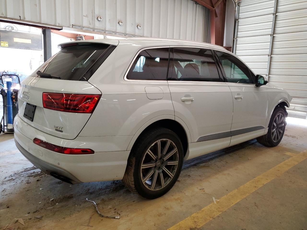 Photo 2 VIN: WA1LAAF79HD026311 - AUDI Q7 