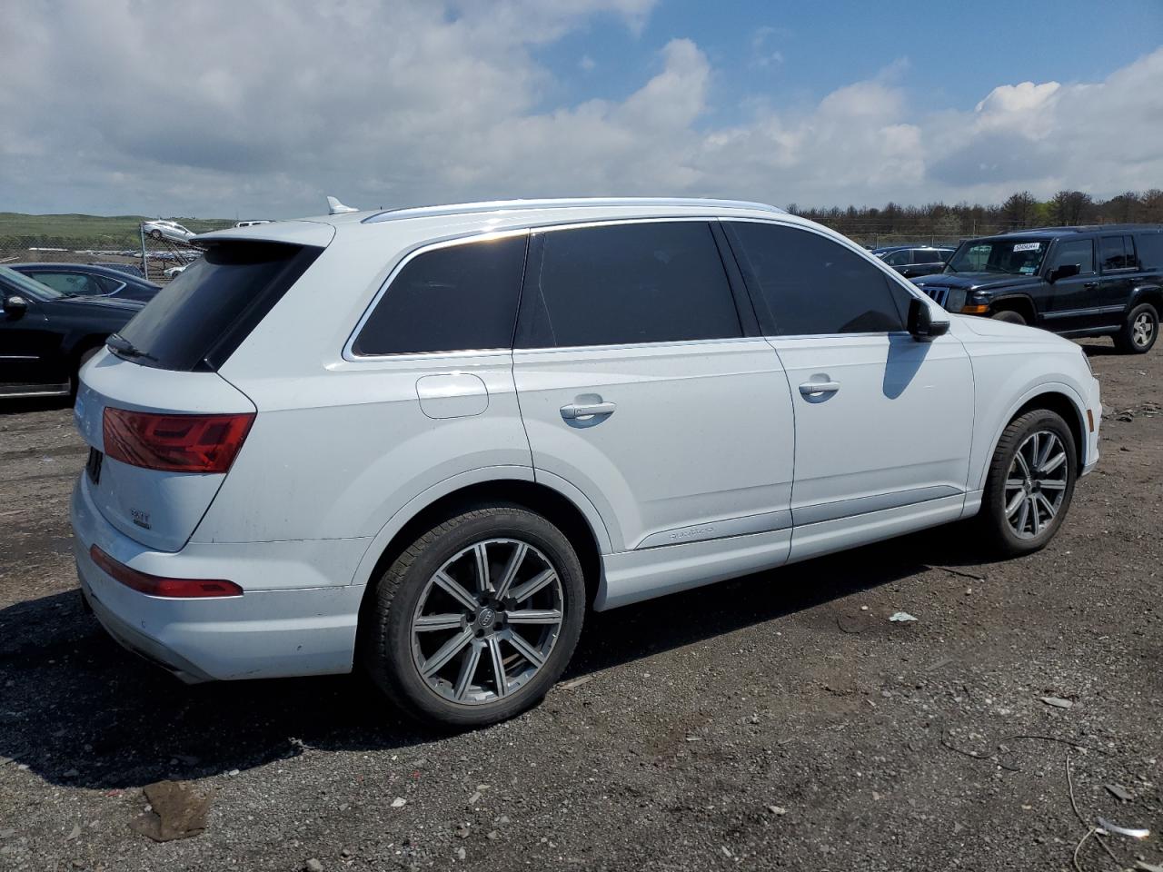 Photo 2 VIN: WA1LAAF7XHD004270 - AUDI Q7 