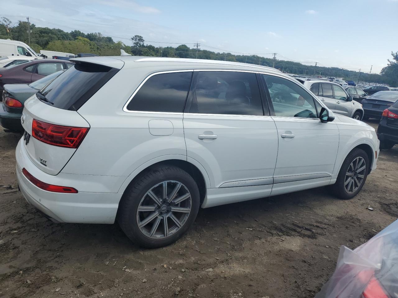 Photo 2 VIN: WA1LAAF7XHD006827 - AUDI Q7 