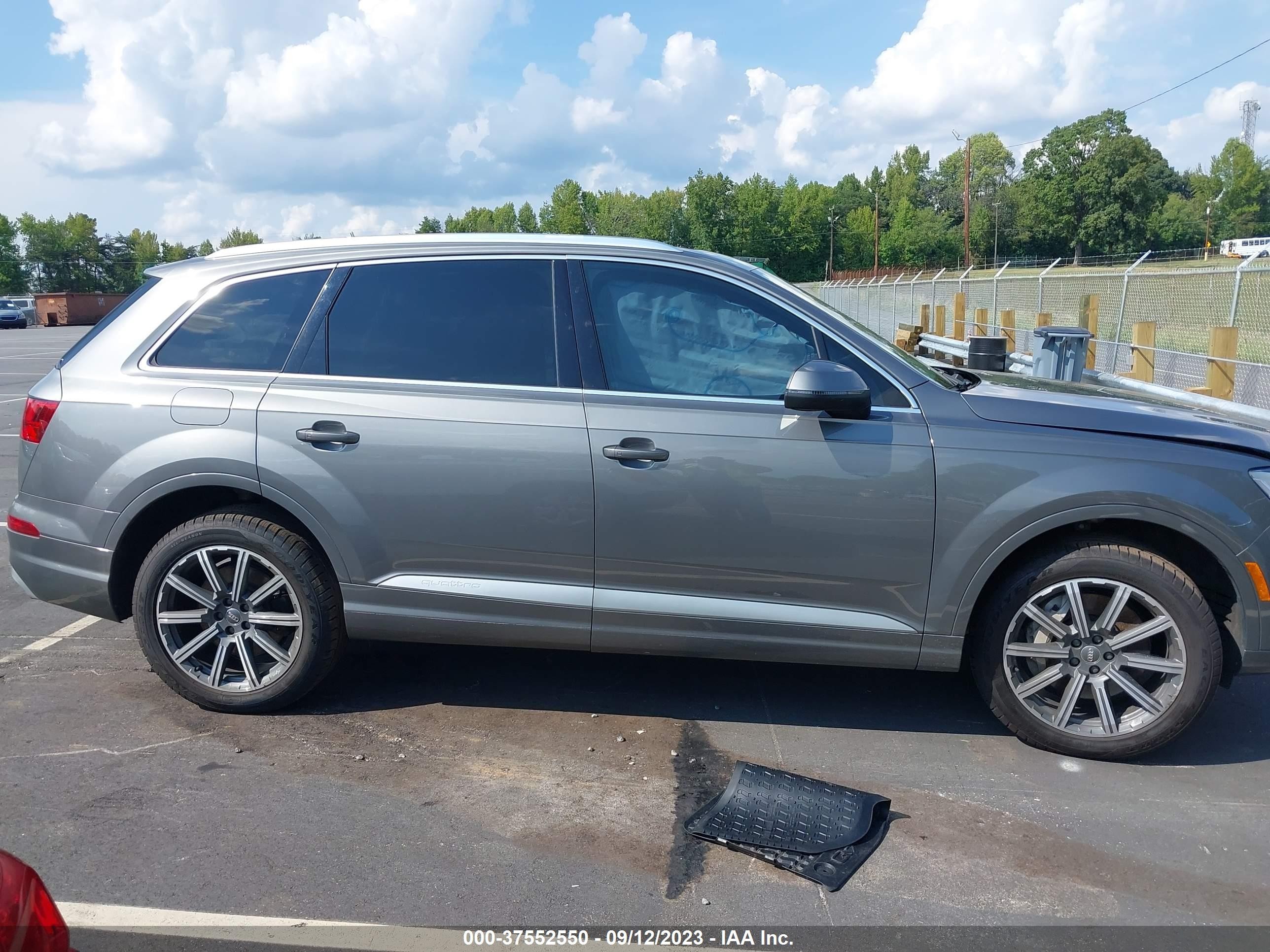 Photo 12 VIN: WA1LAAF7XHD049855 - AUDI Q7 