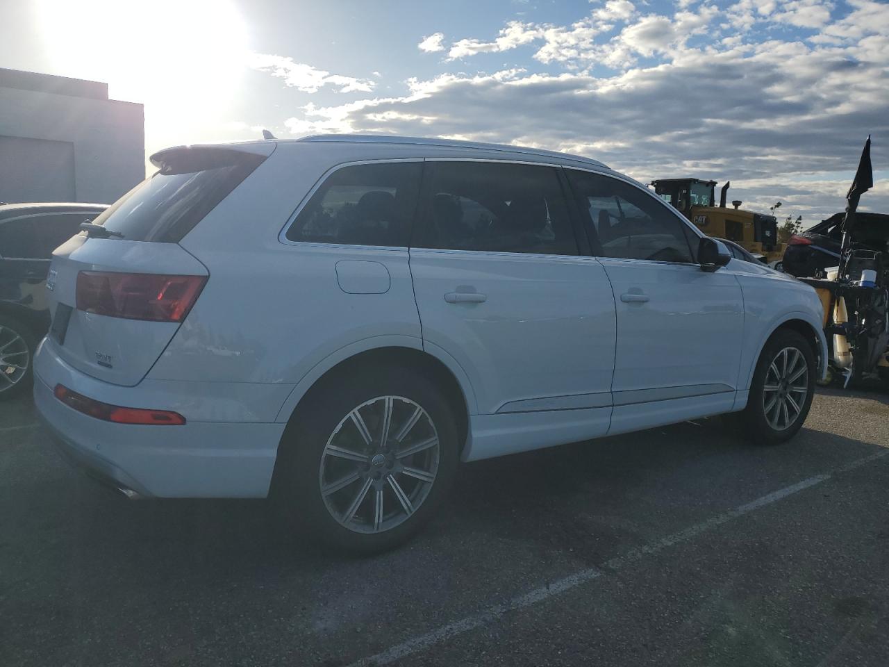 Photo 2 VIN: WA1LAAF7XJD043785 - AUDI Q7 