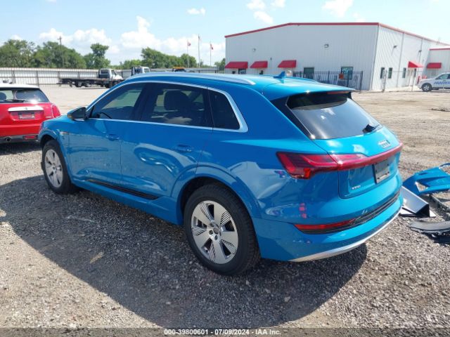 Photo 2 VIN: WA1LAAGE0KB006335 - AUDI E-TRON 