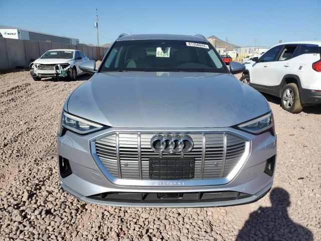 Photo 4 VIN: WA1LAAGE0KB015567 - AUDI E-TRON PRE 