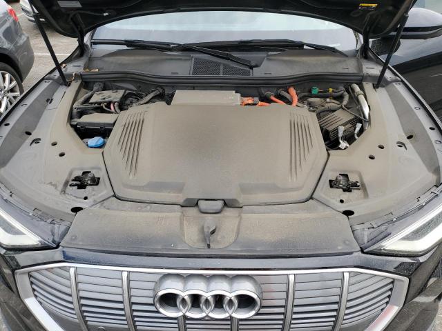 Photo 10 VIN: WA1LAAGE1KB011639 - AUDI E-TRON 