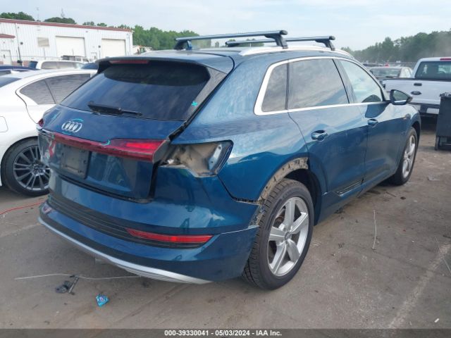 Photo 3 VIN: WA1LAAGE3KB009035 - AUDI E-TRON 