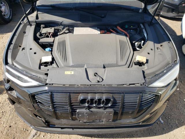 Photo 10 VIN: WA1LAAGE4NB008318 - AUDI E-TRON PRE 