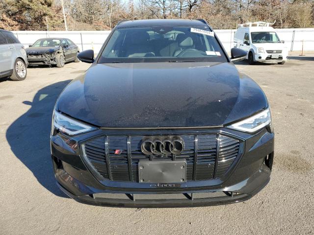 Photo 4 VIN: WA1LAAGE6NB011995 - AUDI E-TRON PRE 