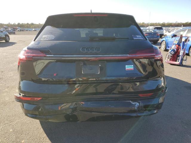 Photo 5 VIN: WA1LAAGE6NB011995 - AUDI E-TRON PRE 