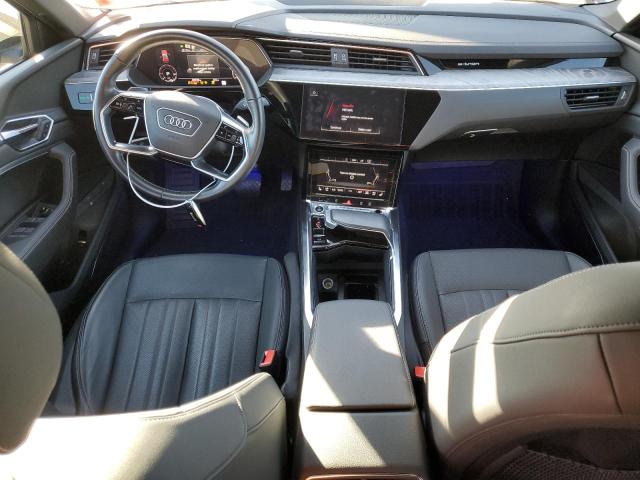 Photo 7 VIN: WA1LAAGE6NB011995 - AUDI E-TRON PRE 