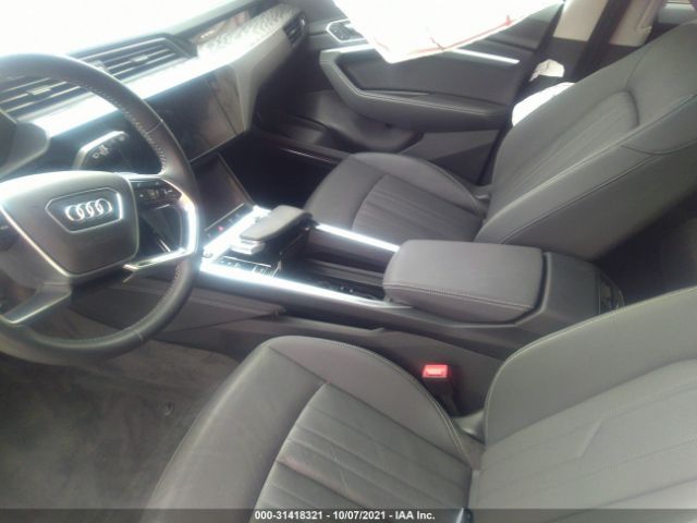 Photo 4 VIN: WA1LAAGE7MB002222 - AUDI E-TRON 