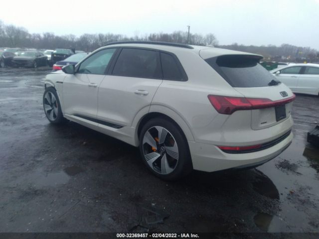 Photo 2 VIN: WA1LAAGE7NB012203 - AUDI E-TRON 