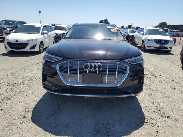 Photo 4 VIN: WA1LAAGE7PB008185 - AUDI E-TRON PRE 