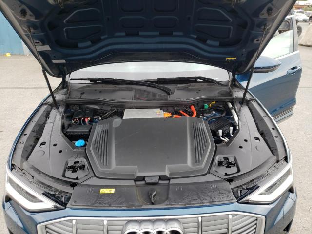 Photo 11 VIN: WA1LAAGE8KB006311 - AUDI E-TRON PRE 