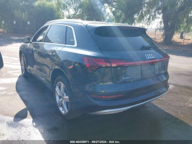 Photo 2 VIN: WA1LAAGE9KB021285 - AUDI E-TRON 