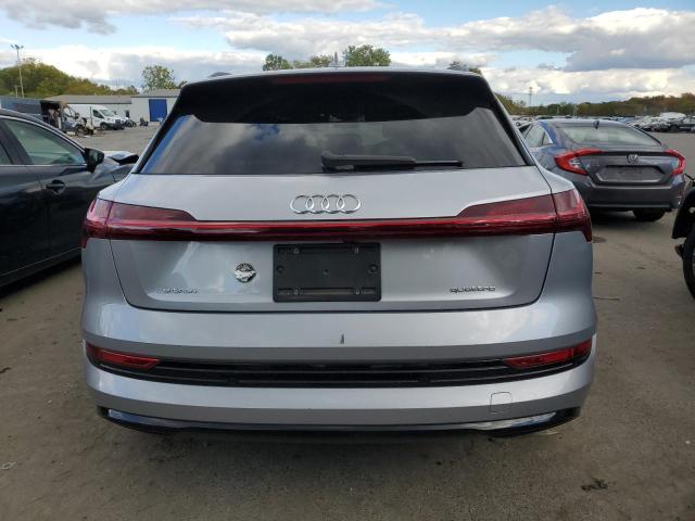 Photo 5 VIN: WA1LAAGE9MB015411 - AUDI E-TRON 