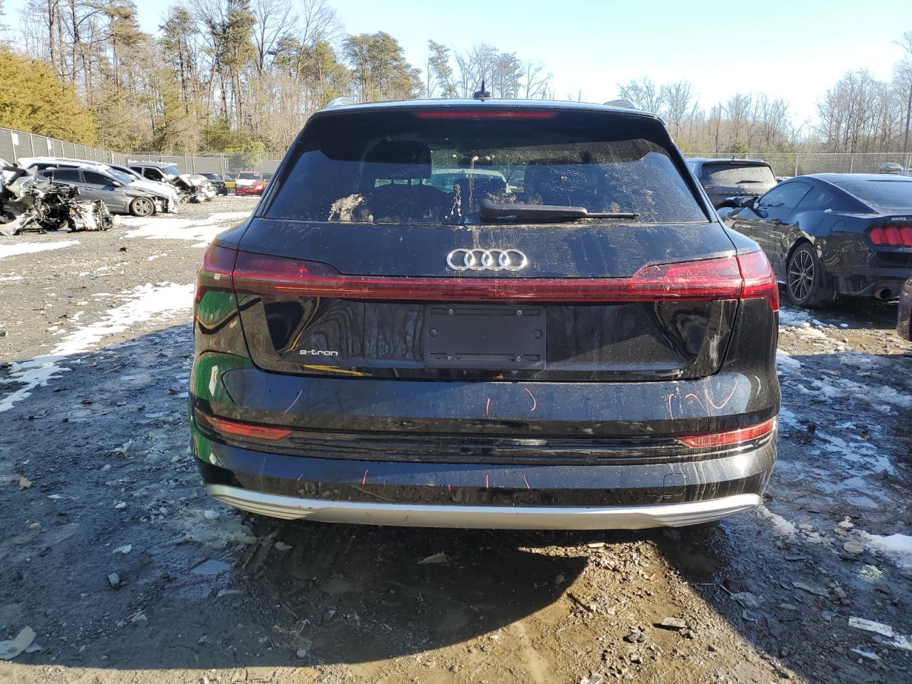 Photo 5 VIN: WA1LABGE4KB011818 - AUDI E-TRON 