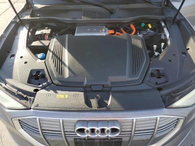 Photo 11 VIN: WA1LABGE6KB018401 - AUDI E-TRON 