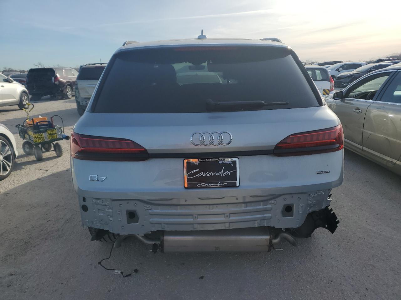 Photo 5 VIN: WA1LCBF72RD003860 - AUDI Q7 